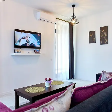 Apartahotel Exterior 4*