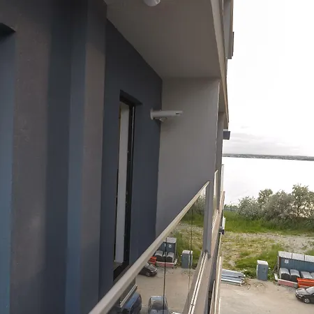 Exterior 4*