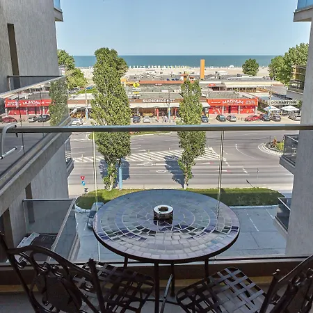Exterior 4*